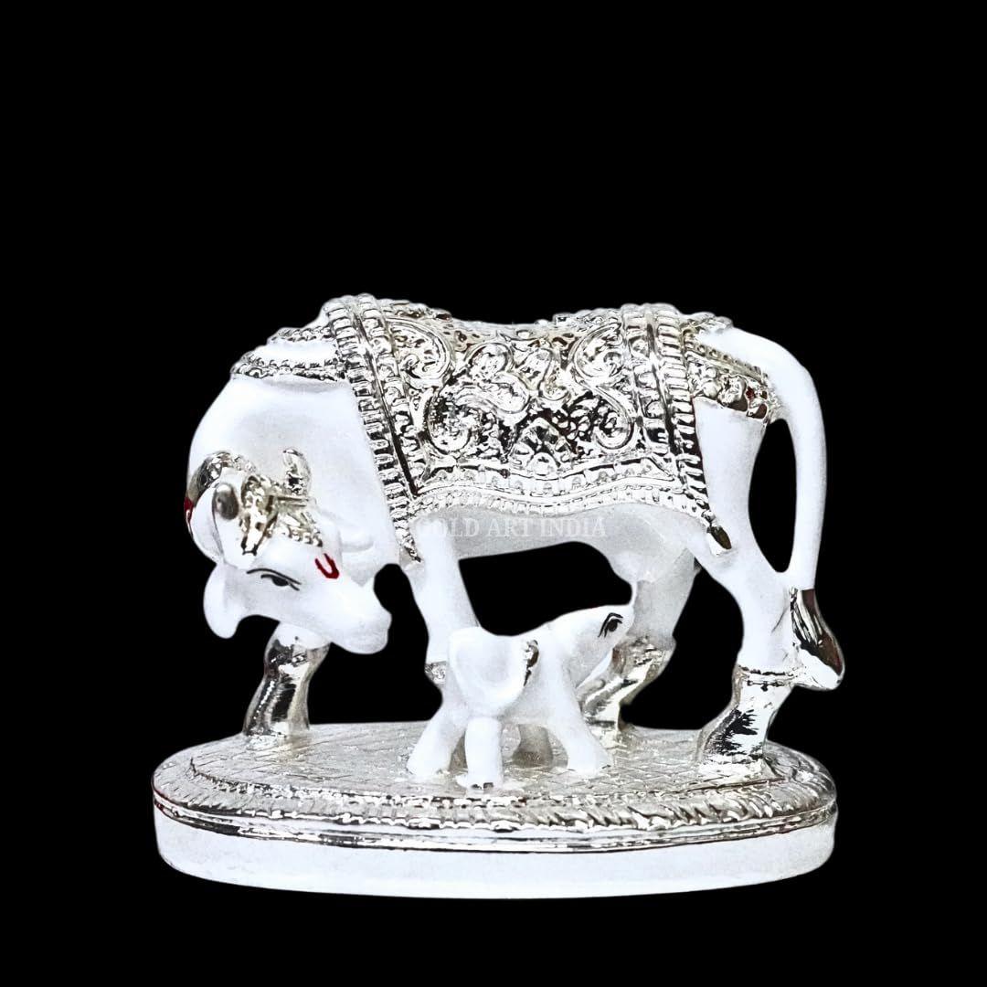 

Идол коровы Камдхену с теленком, белая и посеребренная отделка | Домашний декор Гай Бачда Корова |