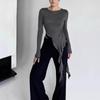 Top autunnale europeo e americano con design a patchwork, pizzo a nastro irregular a foglia di loto