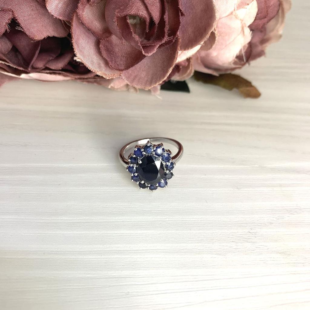 Sølvring med naturlig safir 5,26 ct, produktvekt 3,96 g (2068716)