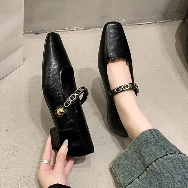 

Модные женские лоферы с острым носком 2024 Новые поступления Повседневные мюли Дизайн с роскошной металлической цепочкой Туфли Мэри Джейн на низком каблуке Женские туфли для вечеринок 35 чёрный