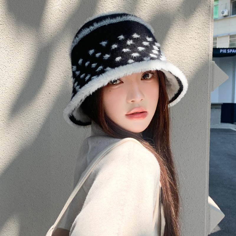 Korean New Hat for Women with High End Fashion Polka Dot Plush Fisherman Hat for Winter Windproof and Warm Face Showing Small Basin Hat