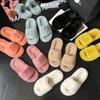 Pantoufles en fourrure épaisse à la mode, pantoufles en fourrure double, chaussures décontractées en coton pour la maison, pantoufles plates en peluche à bretelles croisées pour femmes