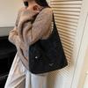 2025 Autumn/Winter Versatile Work Commute Shoulder Bag & Trendy Underarm Bucket Handbag