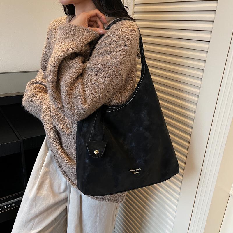 2025 Autumn/Winter Versatile Work Commute Shoulder Bag & Trendy Underarm Bucket Handbag