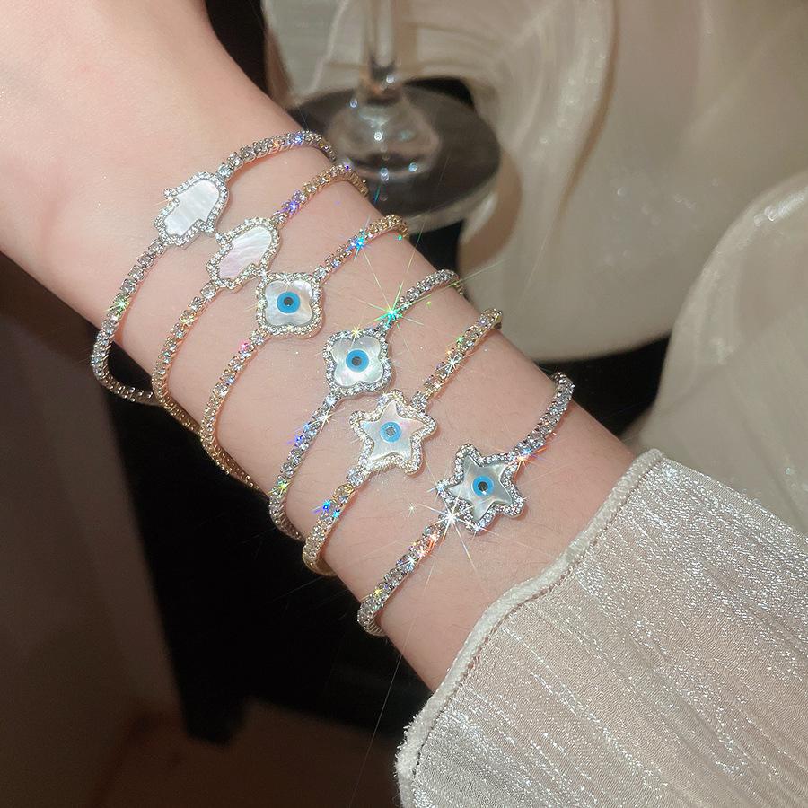 Elegant Geometric Zircon Mother-of-Pearl Flower Bracelet: Luxury Hand Jewelry for Women