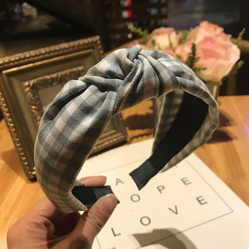 Stylish Women's Cute Hair Band With Twist Band And Wide Brimmed Design For Effortless Chic