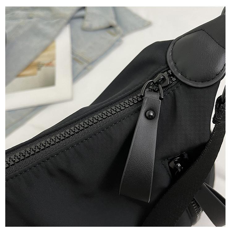 Korean Style Nylon Shoulder Bags Tote Bag Large Capacity Casual Dumpling Bag Solid Color Fold Oxford Cloth Underarm Bag Girls