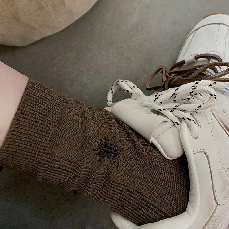 

Носки женские осенне-зимние с вышивкой «Маленькая пчелка», двухслойные, с вертикальными полосками, красные, средней длины 1 pair хаки