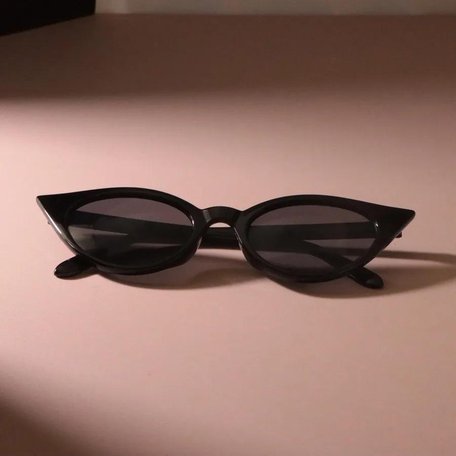 Klassische Cat-Eye-Designer-Sonnenbrille Damen Herren Kleiner Rahmen Spiegel Sonnenbrille Weiblich Männlich Outdoor Trendmarke