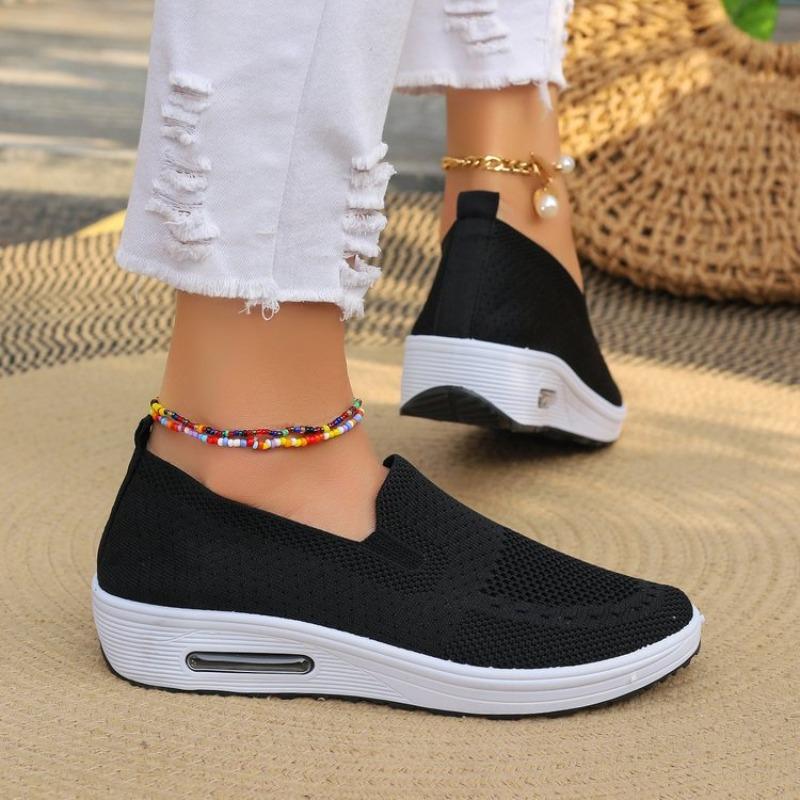 Women New Foreign Trade Wholesale Mom Shoes, Breathable Fly-knit Slip-on Platform Height-increasing Soft Sole Casual Sneakers