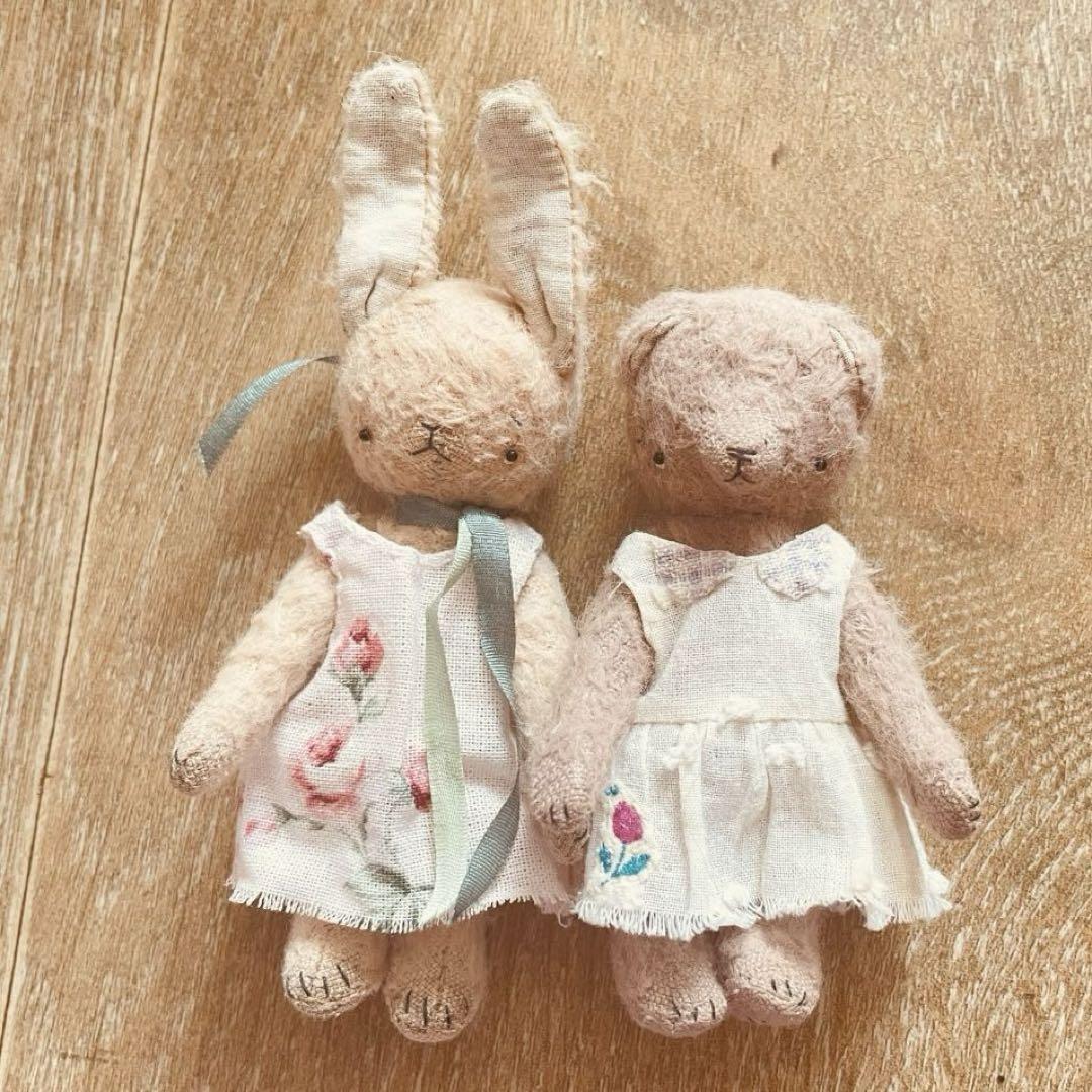 

[USED] Teddy Bear by an International Artist, Artist Bear, Plush Toy, Flower-Loving Bunny, Handmade