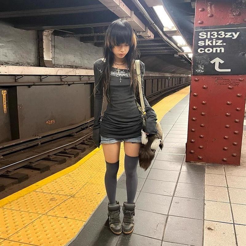 VAYLA Y2k Gothic Print T-shirt Trashy 2000s Style Long Sleeve Tops Vintage Harajuku Streetwear American Retro T-shirts