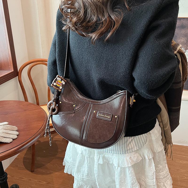 

Retro underarm bag women s new niche design bag versatile crescent bag premium shoulder bag 26*7*19