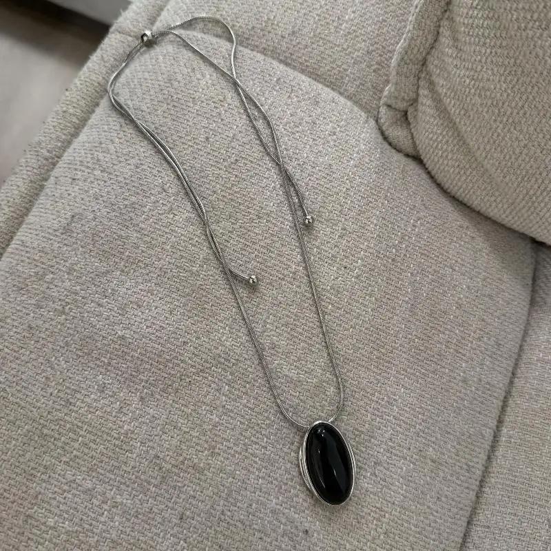 

Fashion Jewelry Vintage Temperament Oval Pendant Necklace For Women Party Gifts Simply Design Accessories