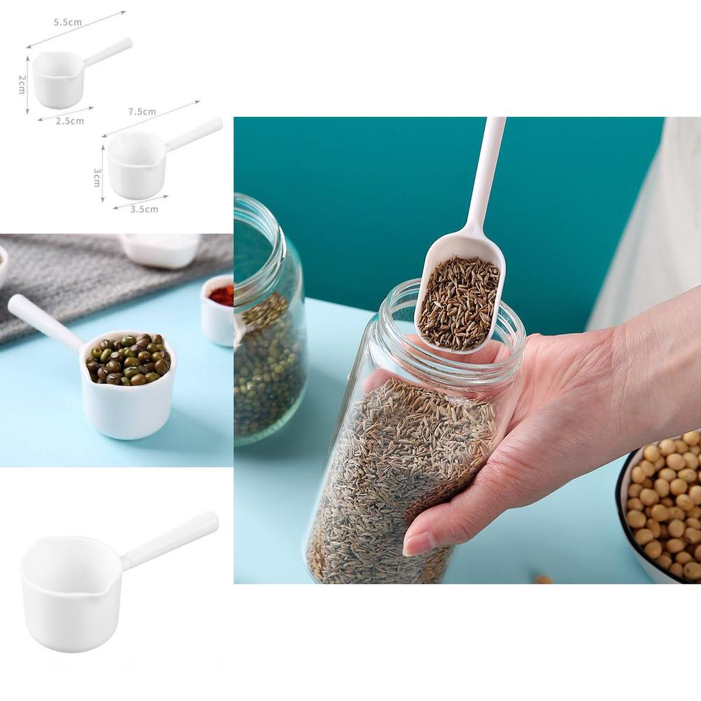 Modern Minimalist Plastic Coffee Bean Scoop With Long Handle For Home Brewing And Baking