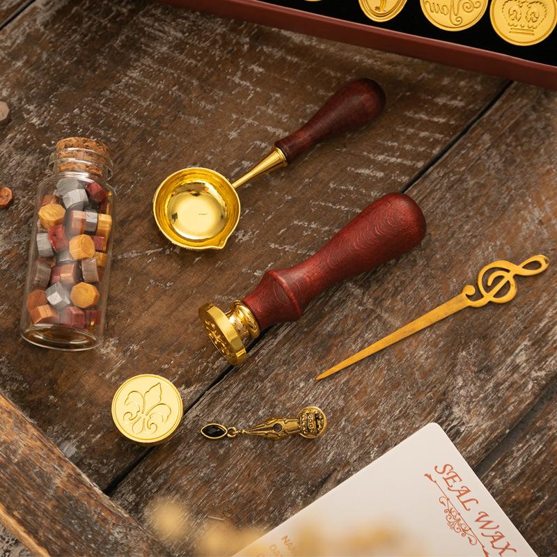 Wax Seal Stamp Kit Vintage Reindeer Gift Box Wax Furnace Seal Round Wax Set Wooden Handle Wax Seal Kit