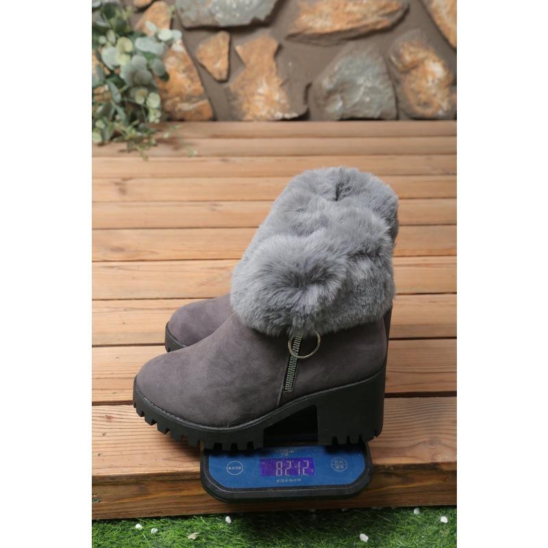 Women's Plus-Size Suede Platform Snow Boots - Short Ankle, Fleece-Lined, Winter 2025, Fashionable & Warm