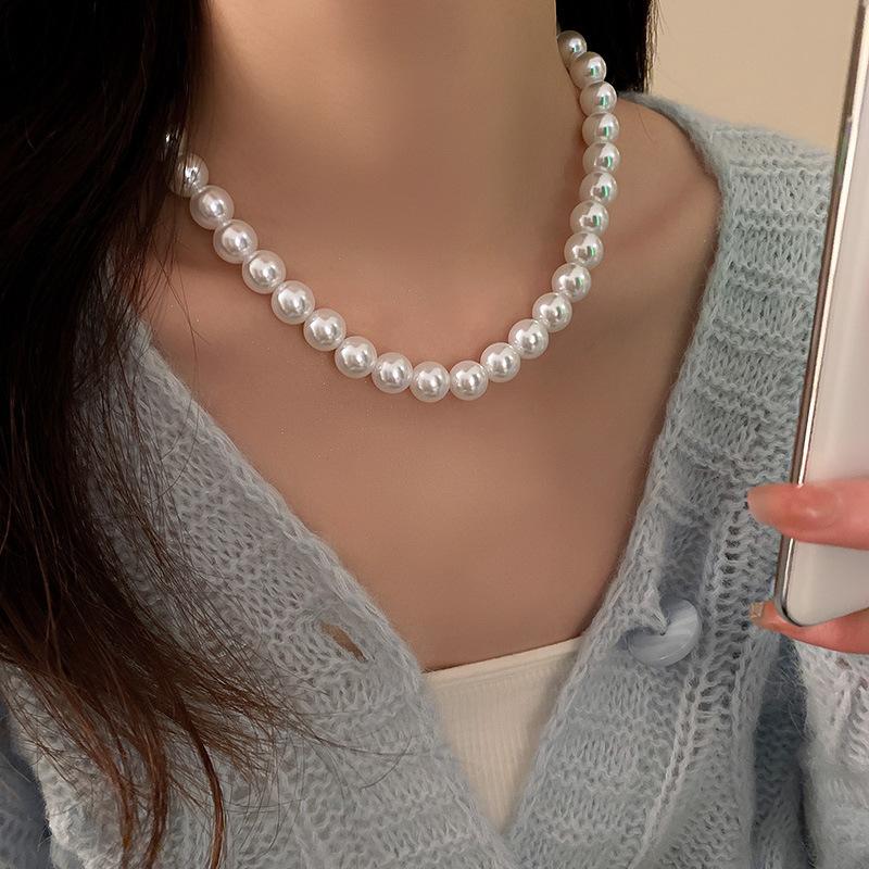 Super fairy long pearl necklace, trendy temperament, court style collarbone chain, exquisite and gentle sweater chain