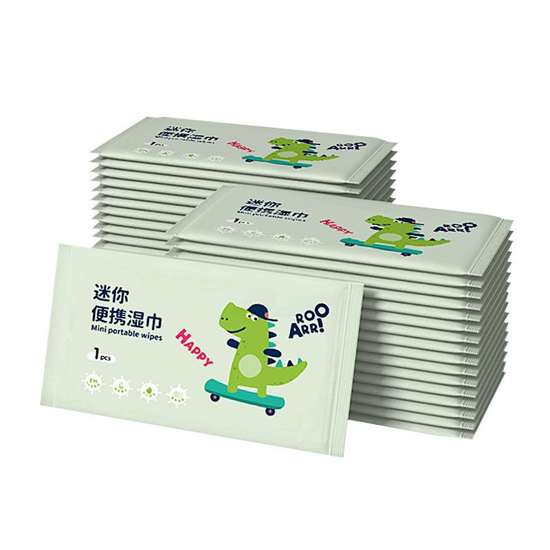 50 db Hordozható Egyedi Mini Nedves Törlőkendő Tiszta Víz Kéz és Arc Tisztító Kendők Utazáshoz Kültéri Használatra Mindennapi Használatra 50pcs mini wet wipes beige