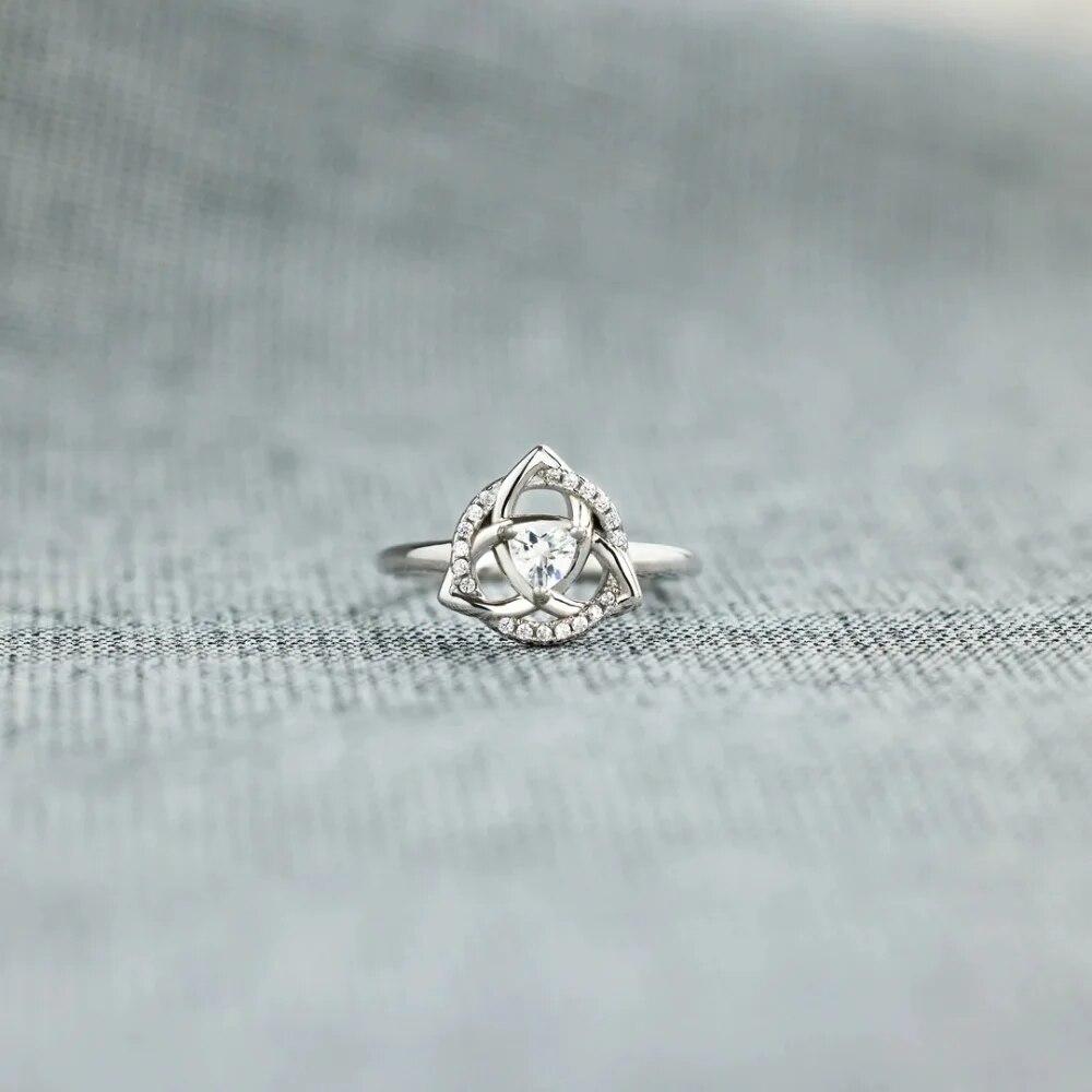 Trumium S925 Sterling Silver Tre Blommor Ringar För Kvinnor Vit Zirkon Inlagd Tunn Systerknyten Stapelbar Ring Trendiga Smycken