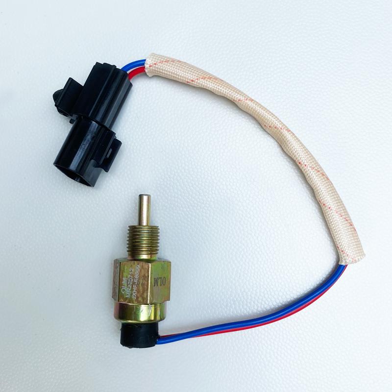 For Mitsubishi Pajero V31 Reverse Light Switch 4G64 4WD Reverse Sensor