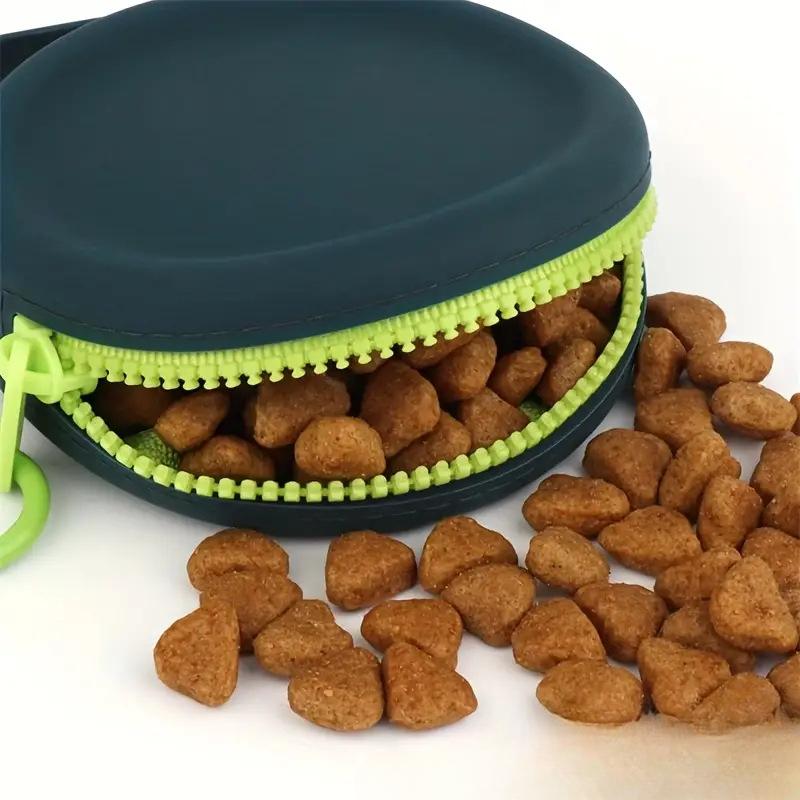 Silicone Dog Treat Pouch Bag,Portable and Waterproof ,Ideal for Dog and Cat Snacks On Walks,Pocket Size,Easy To Clean,Odorless,Zipper Design