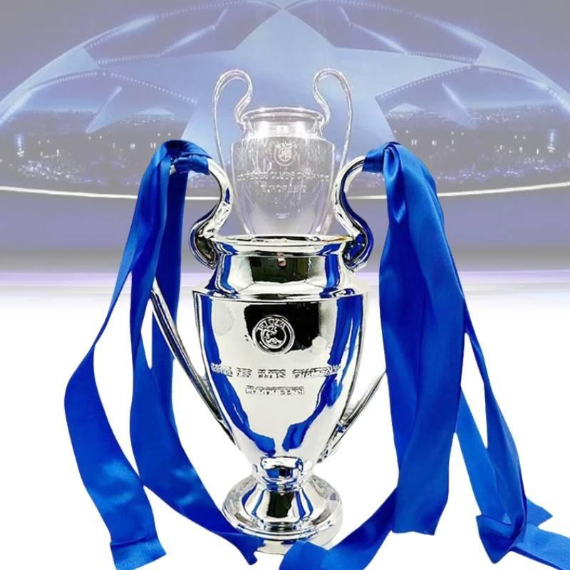 Modèle de Trophée de Football en Résine Élégant Style Européen Récompense de Football Argent Cadeau