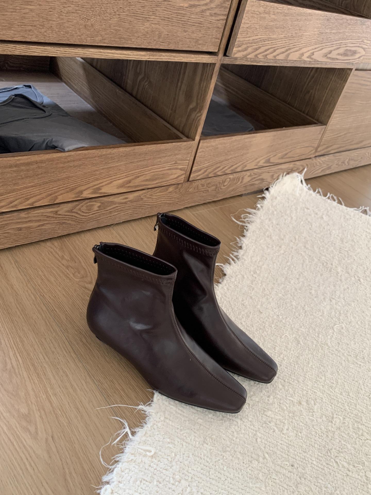 

Korean version of square head low heel rear zipper retro Martin boots children commuting foreign soft sole casual versatile Chelsea boots 40 коричневый