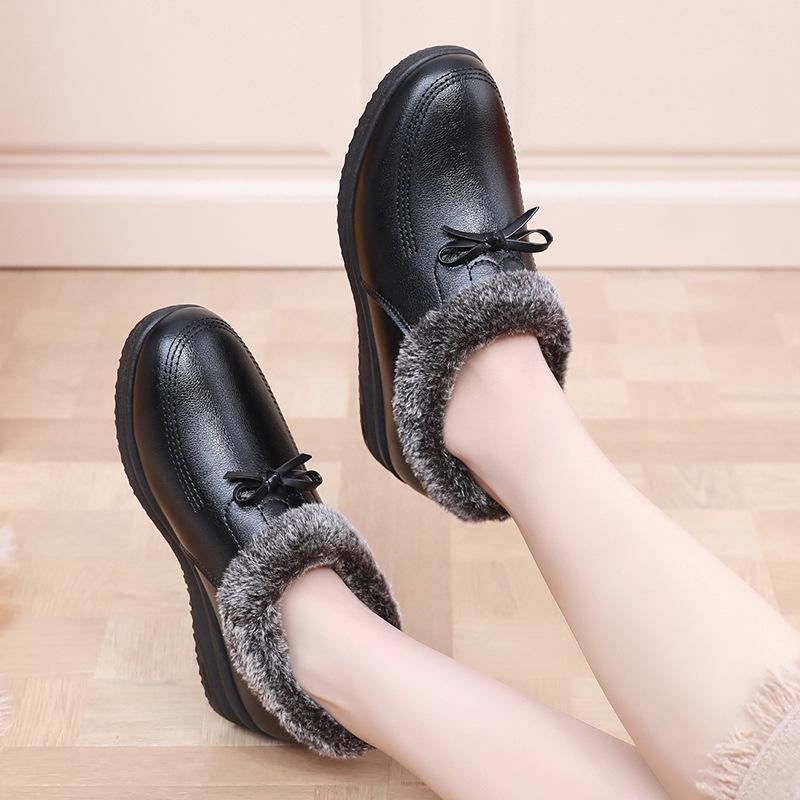 Teplé zimní dámské kožené boty s protiskluzovou podrážkou a plyšovou podšívkou pro seniory