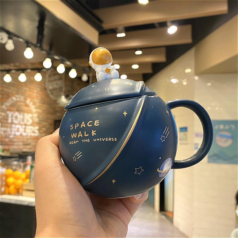 Planet Mug with Lid Coffee Cup Ceramic Oatmeal Cup Female Cute Couple Water Cup Home Creative Breakfast Cup