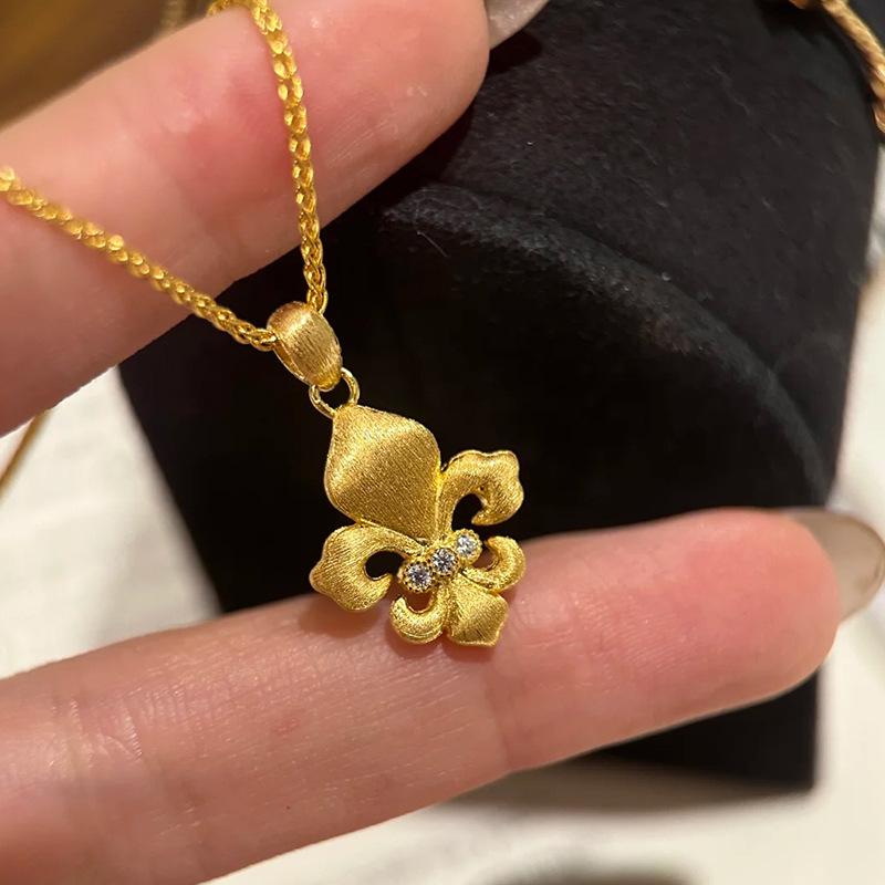 Elegant French Retro Brushed Iris Pendant Necklace for Women