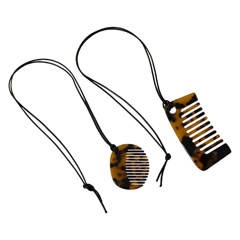 Modische Halskette mit Kammanhänger zum Stylen von Fransen. Tragbares, robustes Schmuckaccessoire aus Acryl für Damen und Herren im täglichen Gebrauch.