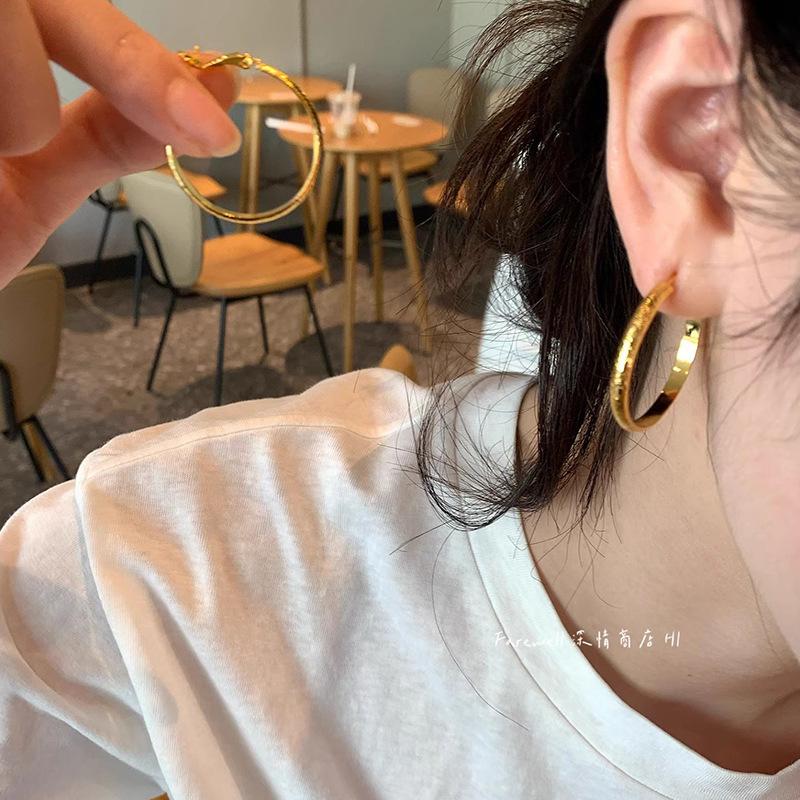 Hong Kong style retro design earrings femininity circle earrings personalized Internet celebrity earrings