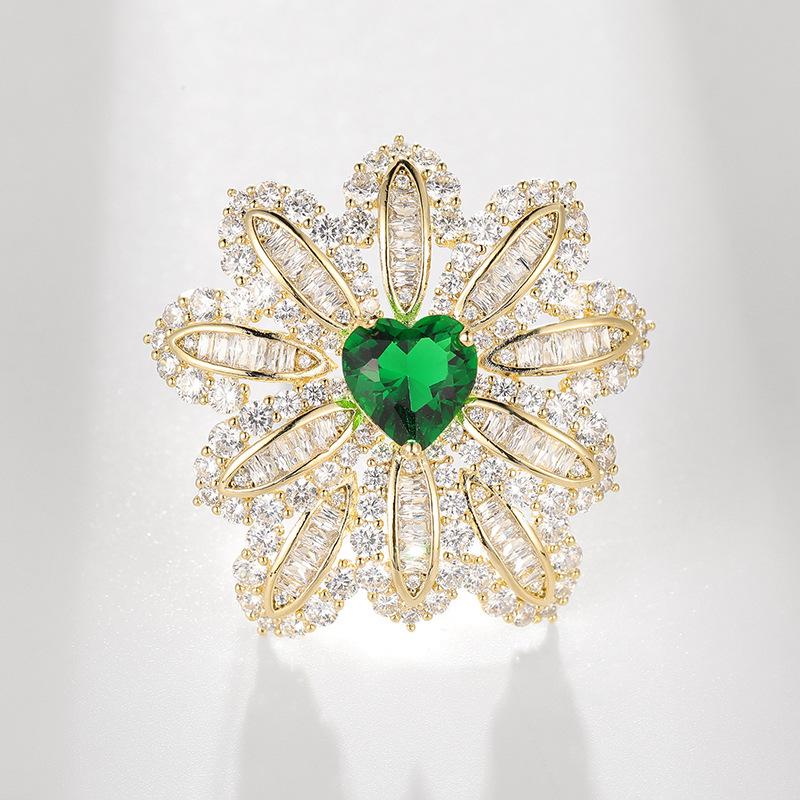 Luxurious Emerald Zircon Heart Brooch: Elegant Floral Pin Accessory Gift