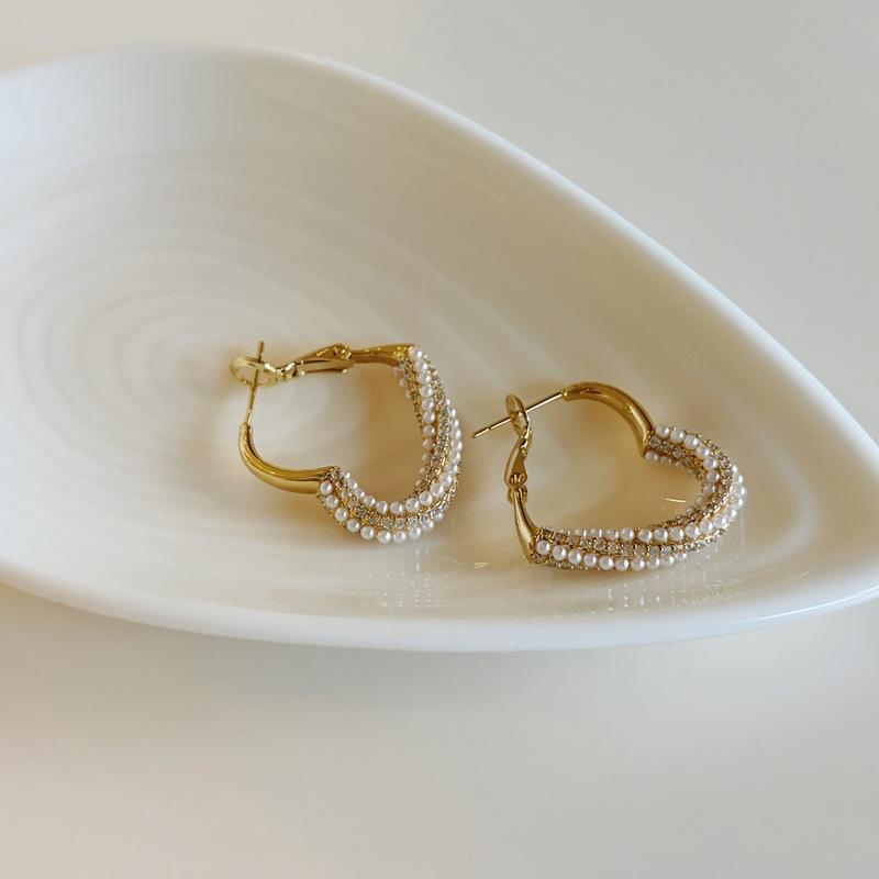 Elegant Heart Pearl Hoop Earrings - Chic & Stylish Accessories for Women