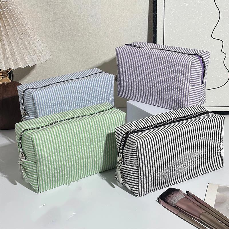 Striped Seersucker Makeup Pouch Large Capacity Durable Zipper Portable Compact Cosmetic Storage Bag for Short Trip Use