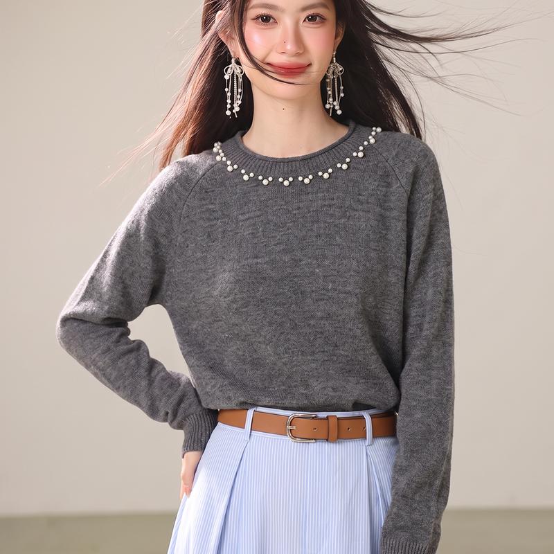 La Chapelle Women's Elegant Pearl-Collar Knitted Sweater