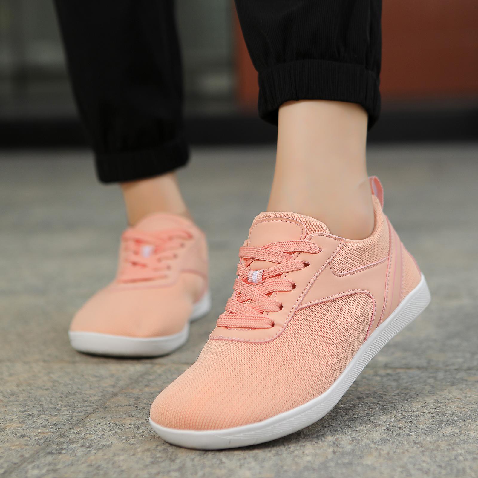 

Мужские и женские кроссовки из летучего трикотажа, мужские и женские спортивные и повседневные кроссовки широкой полноты, дышащие кроссовки с мягкой подошвой и широким носком 47 розовый