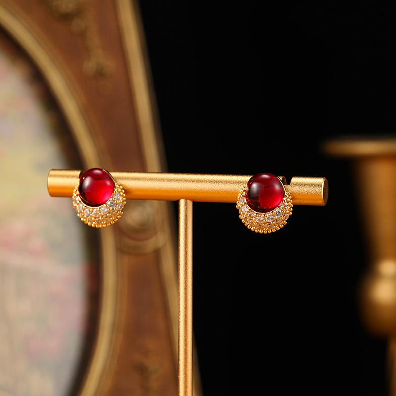 SUYU Spring Red New Earrings Minimalist Design Fashionable Women's Luxury Small Earrings Exquisite Accessories Earrings