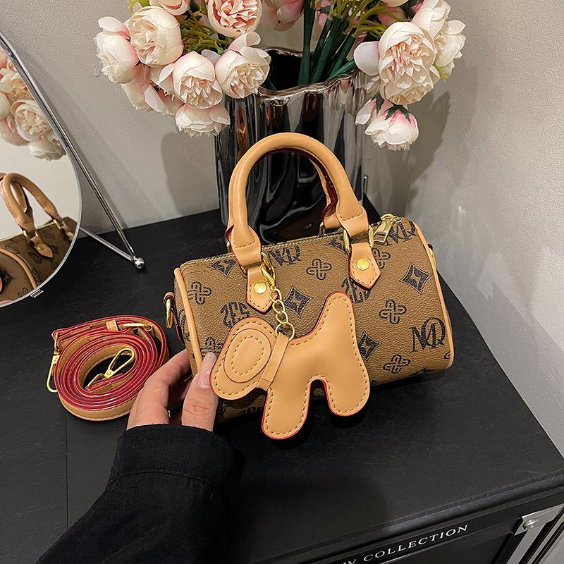 Premium Texture Fashion Portable Pillow Bag Bag Women'S Shoulder Crossbody Boston Bag