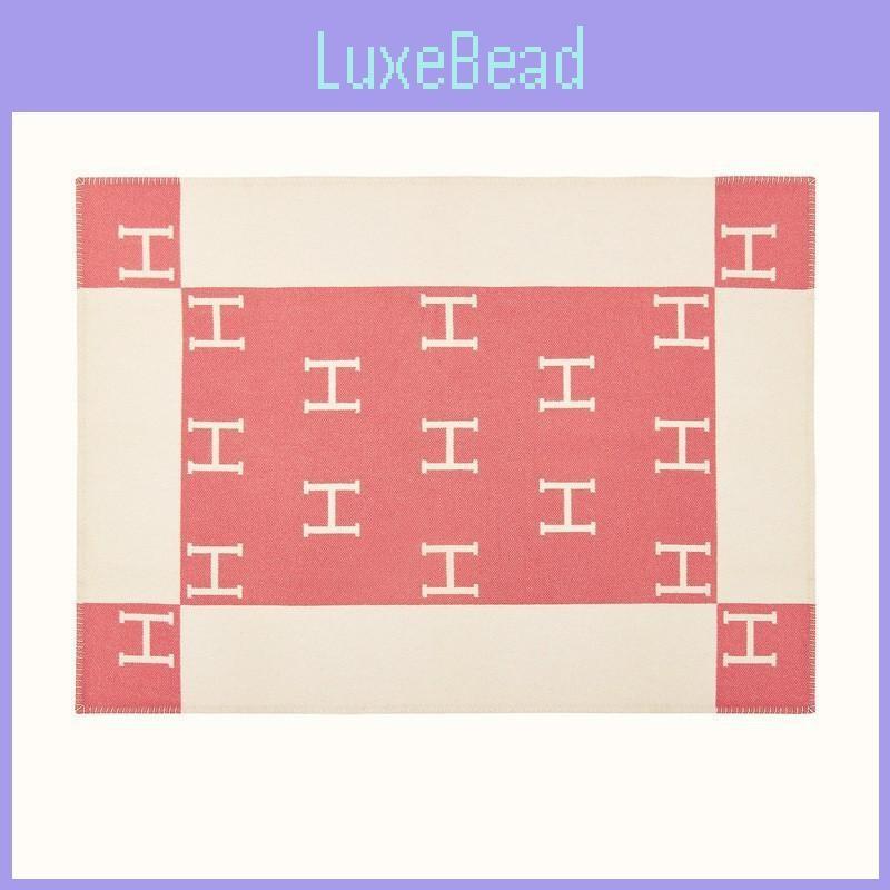 Blanket Flannel Simple With Letter Print Design Suitable For Daily Festival Gift