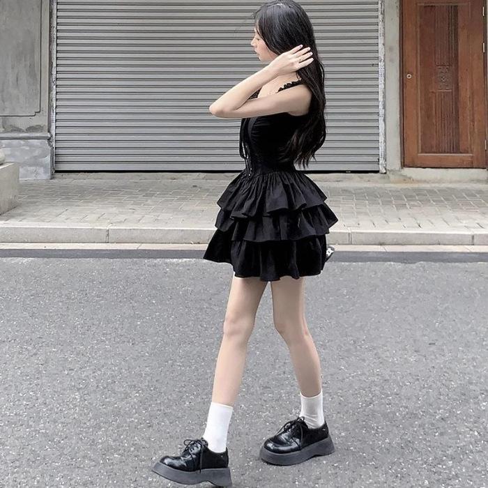 Summer new French sweet girl black suspender dress has a thin temperament and a beautiful little black dress