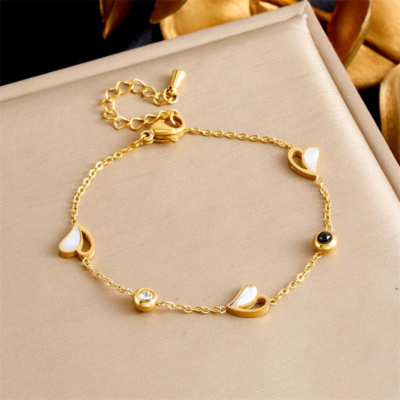 

Double Layer Gold Clover Pearl Bracelet
