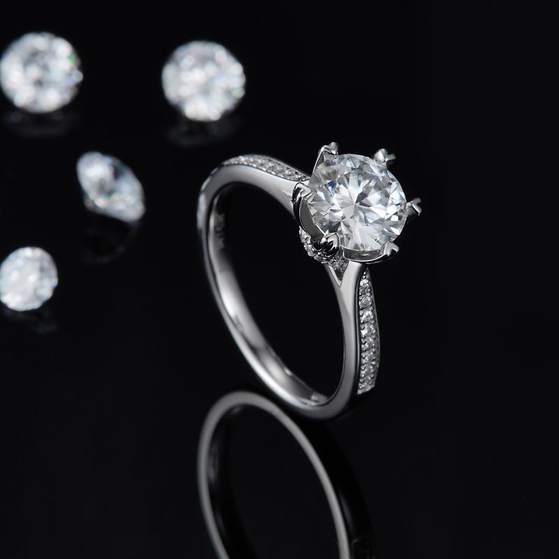 

Luxury Moissanite Diamond Ring for Women: 18k Gold-Plated 925 Sterling Silver US Size 7