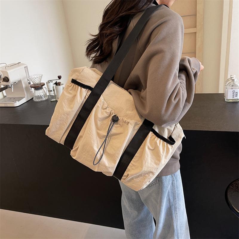 Lightweight Large Capacity Travel Bag Women's Shoulder Bag Solid Color Crossbody Bag