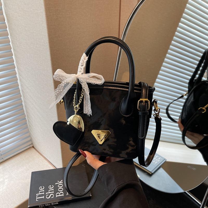 Nuova piccola borsa estiva da donna alla moda a tracolla messenger borsa a secchiello portatile popolare ora