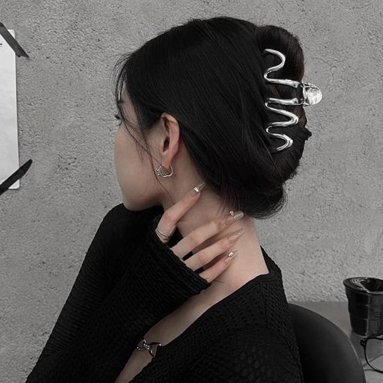 Haarklammer im französischen Stil mit gekreuzten Zähnen, Federdesign, enge, unregelmäßige Wellenform, große Haarspange