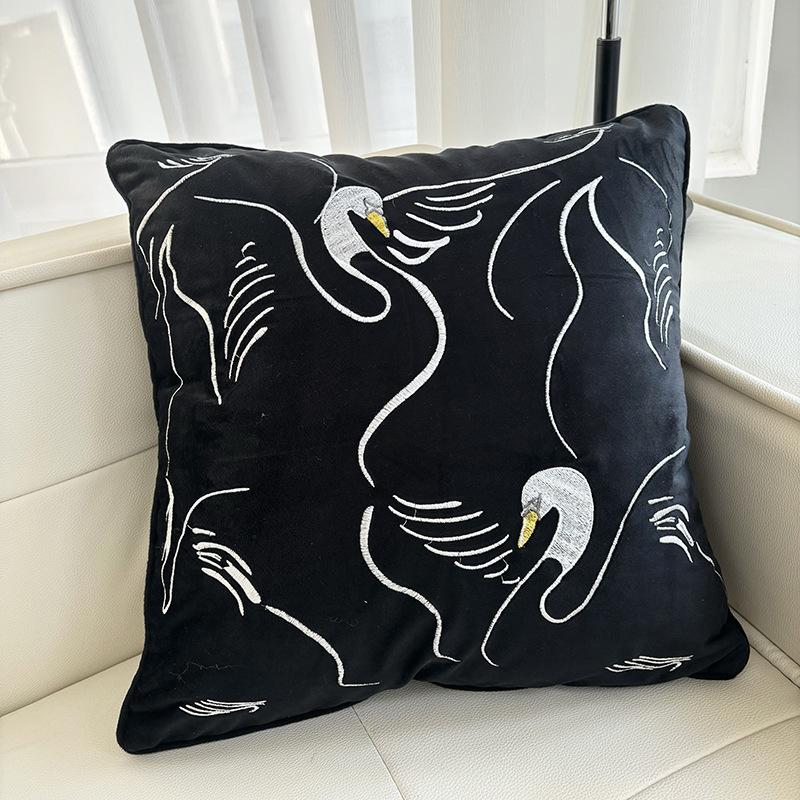 

Магнолия Вышитая Подушка-Флосс Французский Ретро Легкая Роскошь Черная Подушка Китайский Высококлассный Чехол на Подушку для Дивана в Гостиную 45x45cm (pillowcase)