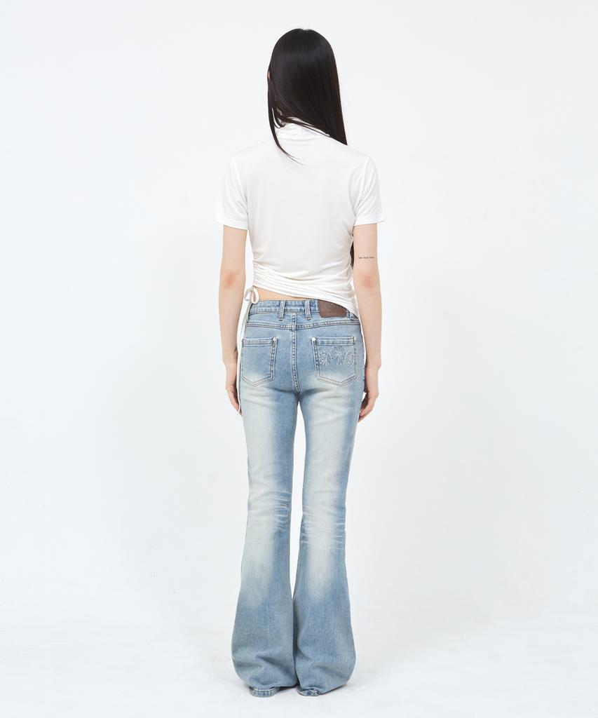 Sekeondeusolteu Shirred Choker Half-Neck T-Shirt (White)
