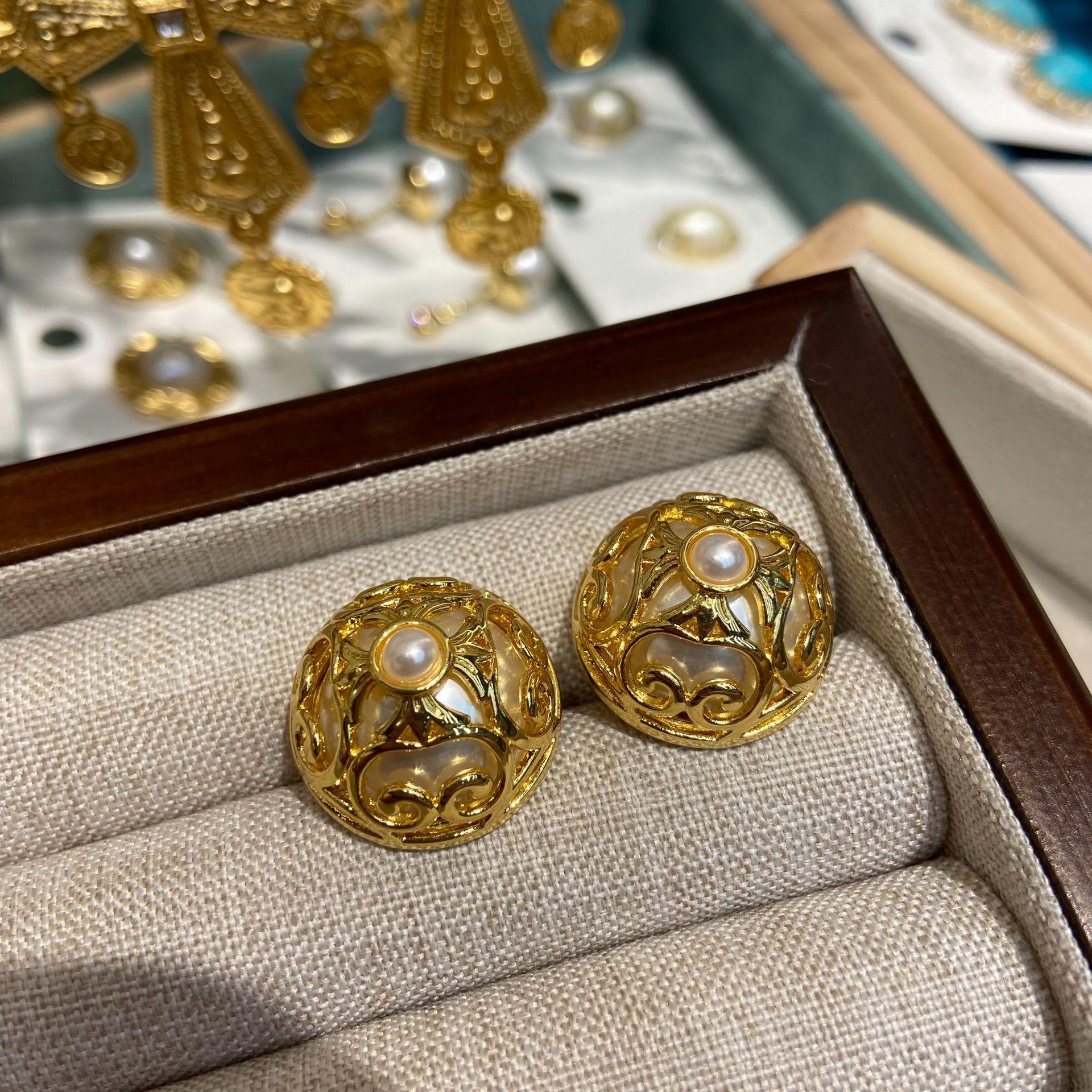 

Wran New Chinese Earrings Women S Hemisphere Stud Earrings Design High-End Earrings Women